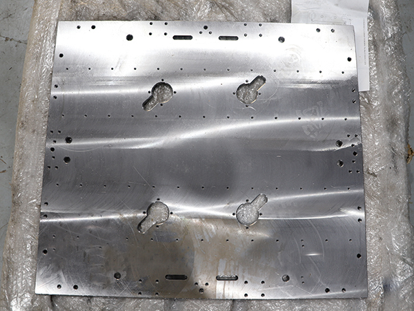 龍(long)門銑床(chuáng)加工