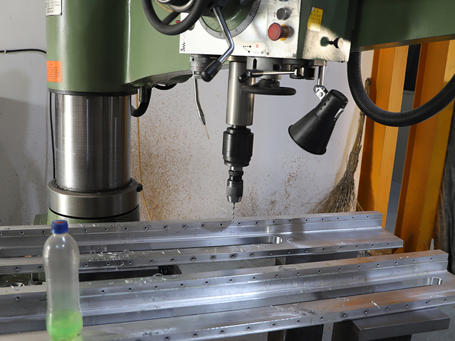 龍(long)門銑床(chuang)加工